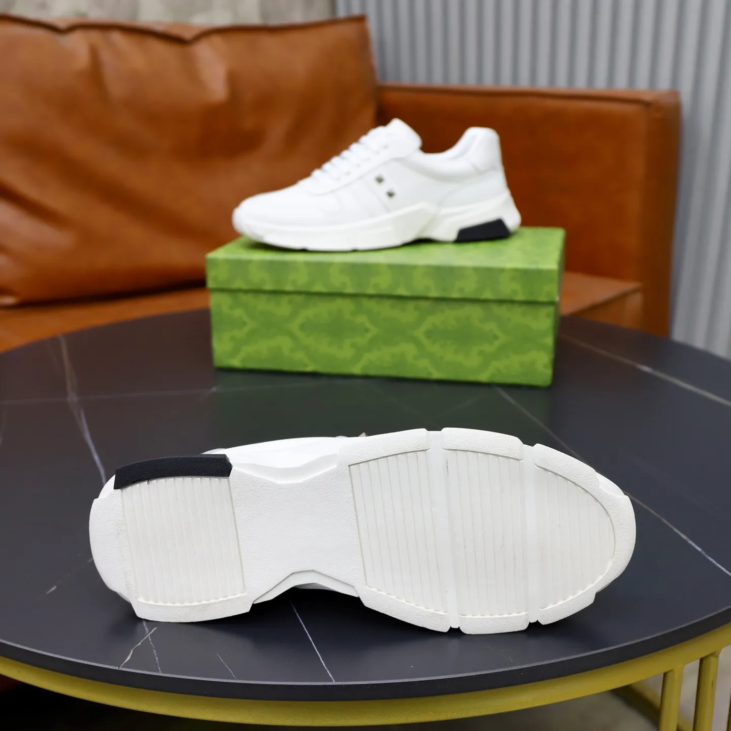 Ex-factory price: 540💰💰🙅‍♂️🙅‍♂️🙅‍♂️ Brand: GUCCI Standard code: 38-44 (45 customized) Grade: Same as the official website Material: Cowhide stitching Comfortable and breathable sheepskin lining Lightweight and wear-resistant sports outsole Style category: Men's fashionable casual shoes Running sports shoes Distinguished luxury brand elements Top luxury color: actual picture color